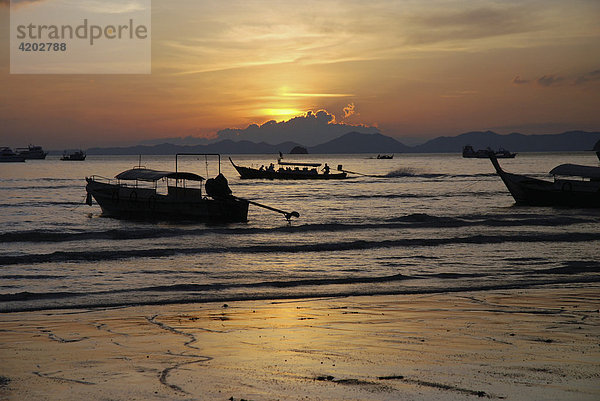 Sonnenuntergang  Ao Nang  Thailand  Asien