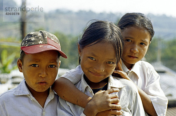 Kinder im Annapurna Gebiet  Himalaya  Nepal  Asien