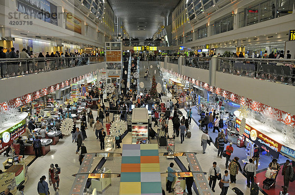 Sheikh-Rashid-Terminal des Internationalen Flughafens mit Duty-Free-Shops  Dubai  Vereinigte Arabische Emirate