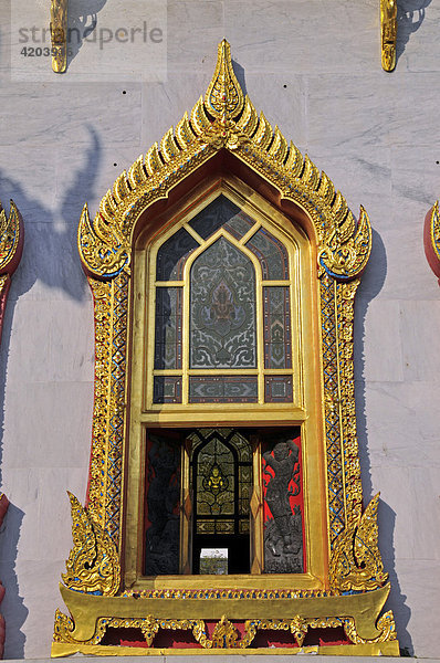 Mosaikfenster  Marmortempel (Wat Benchamabophit)  Bangkok  Thailand  Asien