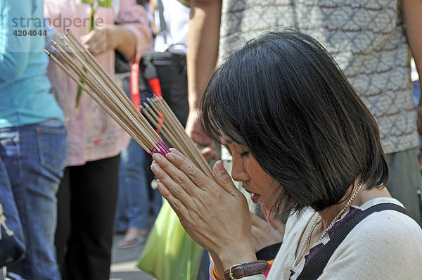 Gebete an Neujahr  Wat Chana Songkhram  Bangkok  Thailand  Asien