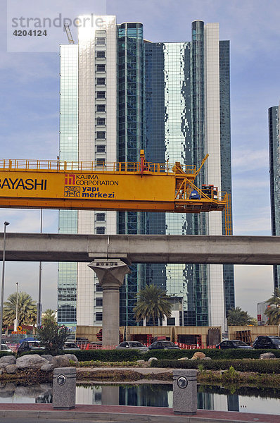 Baustelle der neuen Dubai Metro  Stadtbahn  ein vollkommen automatisches  fahrerloses Massentransportmittel  Dubai  Vereinigte Arabische Emirate