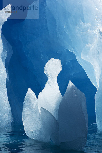 Eisberg-Detail  bei Igaliko  nahe Narsaq  Süd-Grönland  Nordatlantik