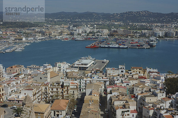 Blick auf Marina Botafoch  Eivissa Vila  Ibiza  Spanien  Balearen  Europa