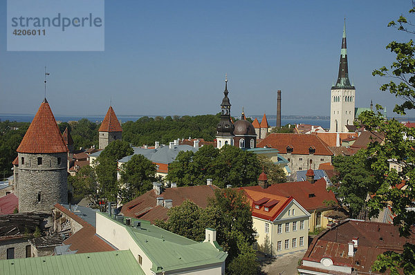 Stadtmauer mit Wehrtürmen (Unterstadt)  Tallinn  Estland  Europa