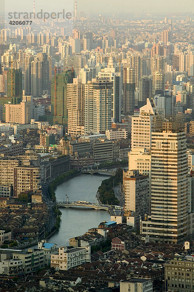 Stadtansicht vom Marriott Hotel  Shanghai  China  Asien