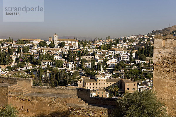 Blick von der Alhambra auf das Albaicin Viertel  Granada  Andalusien  Spanien