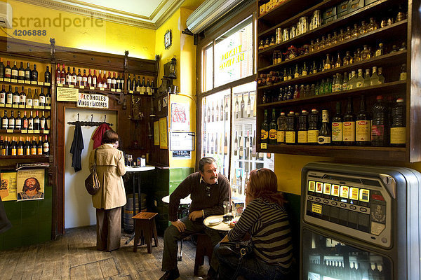 Bodegas Almau  Weinbar  Taverne in der Altstadt  Zone El Tubo  Zaragoza  Saragossa  Provinz Aragon  Spanien  Europa