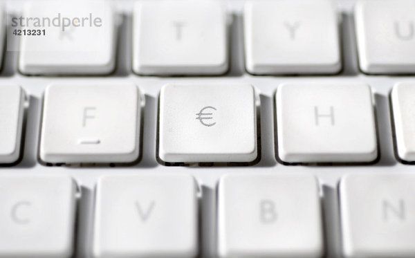 Eurozeichen auf der Laptop-Tastatur
