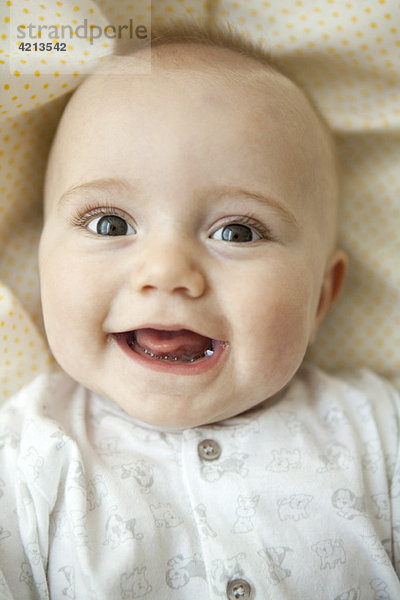 Baby lächelnd  Portrait
