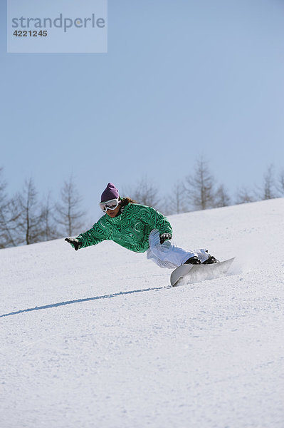 Snowboarding Snowboardfahrer schnitzen