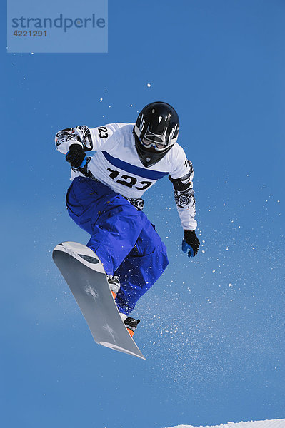 Snowboarder in der Luft