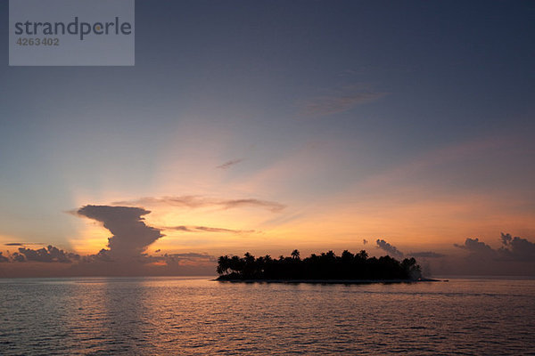 Insel Maadaugalla  Nord Huvadhu Atoll  Malediven