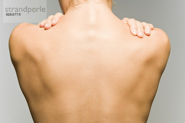Rückansicht des weiblichen Rückens