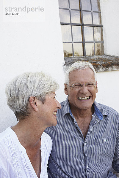 Seniorenpaar lacht