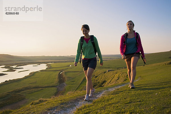 Wanderer nähern sich dem Ende ihrer Wanderung