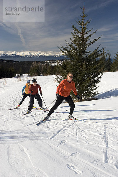 Gruppe von Skifahrern auf Baycrest Ski Routen Homer Kenai-Halbinsel in Alaska