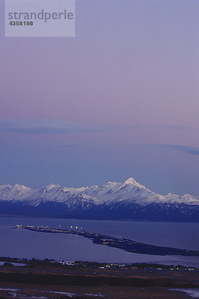 Mit Blick auf Homer Spit im Vordämmerung Licht KP AK Winter