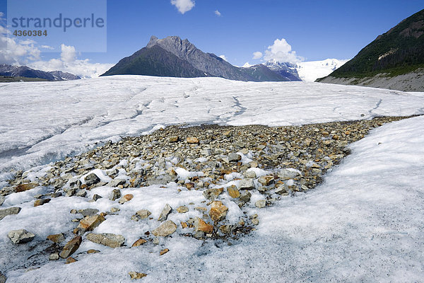 Kleinen Felsen auf Root-Gletscher Wrangell-Saint Elias Nationalpark South Central Alaska Sommer