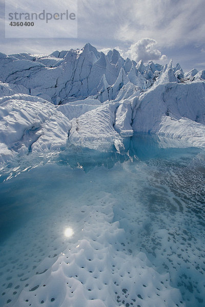 Sun spiegelt Off Schmelze Teich auf Matanuska Gletscher SC AK Sommer Mat-Su Tal