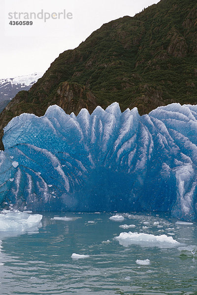 Iceberg in Tracy Arm SE Alaska Sommer