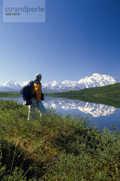 Day Hiker Ansichten Mt Mckinley @ Wonder Lake im AK Sommer