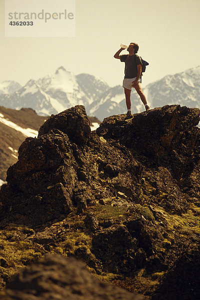 Wanderer auf Ridge Chugach Mts Sommer SC AK