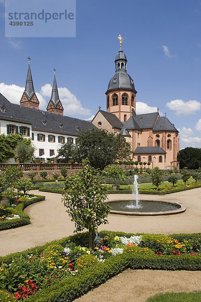 Deutschland  Kloster  Klostergarten  Seligenstadt  Hessen  Basilika  Einhard  Einhard-Basilika  Einhardbasilika  Einhards-Basili