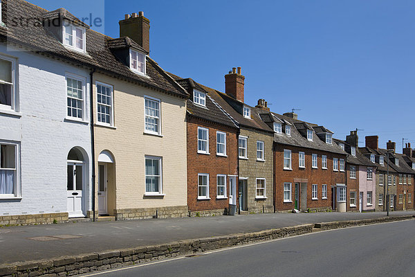 traditionell  terassenförmig  Häuser  Häuser  Strasse  Weg  Strassenbelag  Bridport  Dorset  England  Vereinigtes Königreich  Gr
