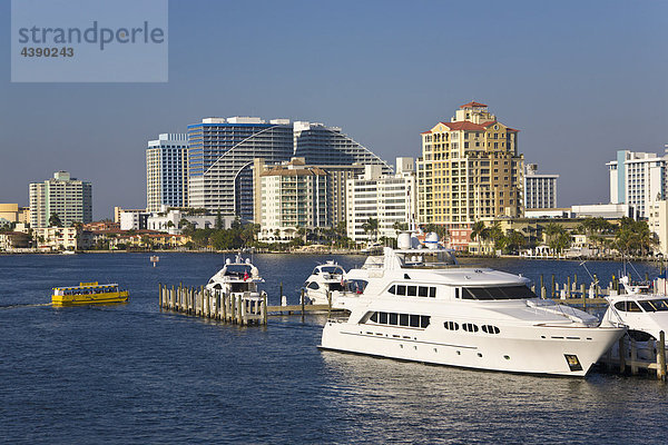 Fort Lauderdale  Florida  USA  Vereinigte Staaten  Amerika  Wohnungen  Jachtbassin  Marina  Las Olas  Ufer  Häuser  Eigentumswoh