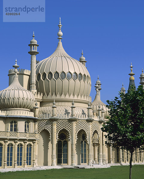 Brighton Pavillon  Königlicher Pavillon  Brighton  Indo Saracenic  Architektur  Sussex  England  John Nash  Gärten  Sommer  niem