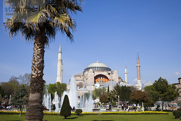 Türkei  Istanbul  Hagia Sophia  Aya Sofya  Moschee  Minarett  Museum  Türkisch  Islam  Islamisch  Moslem  UNESCO  Welterbe  Tour