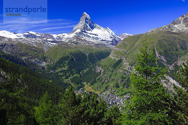 Alpen  Alpenpanorama  Aussicht  Berg  Berge  Bergpanorama  Dorf  Fels  Felsen  Gebirge  Gipfel  Matterhorn  Panorama  Schweiz  S