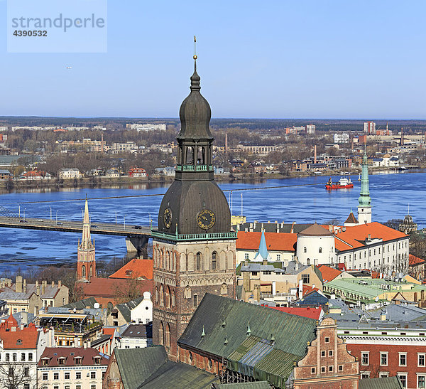 Lettland  Lettisch  Europa  Baltikum  Stadt  Riga  Architektur  Osteuropa Daugava  Fluss  Turm  Kathedrale  Gebäude  Haus  europ