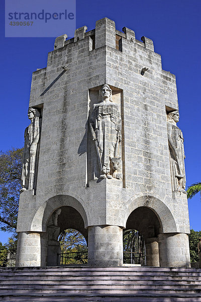 Mittelamerika  mittelamerikanisch  Architektur  Gebäude  Stadt  Kuba  kubanisch  Karibik  Lateinamerika  Santiago de Cuba  Mauso