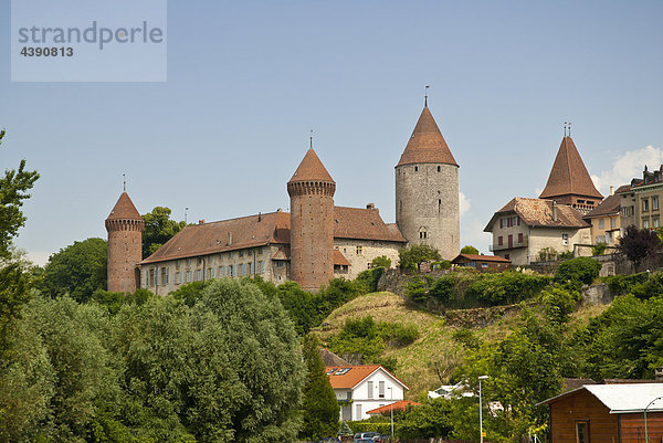 Das Schloss Chenaux in Estavayer-le-Lac am Neuenburgersee