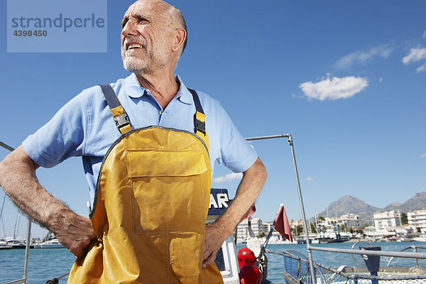 Fischer auf dem Fischerboot