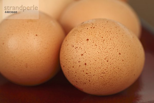 Mehrere braune Eier