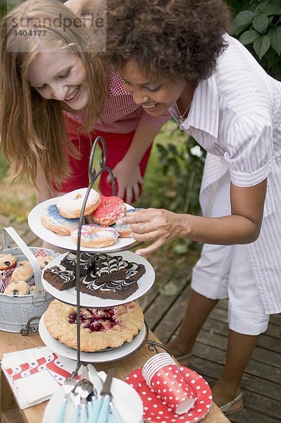 Vereinigte Staaten von Amerika USA Frau Garten Kuchen 2 Unabhängigkeitstag Büfett Juli