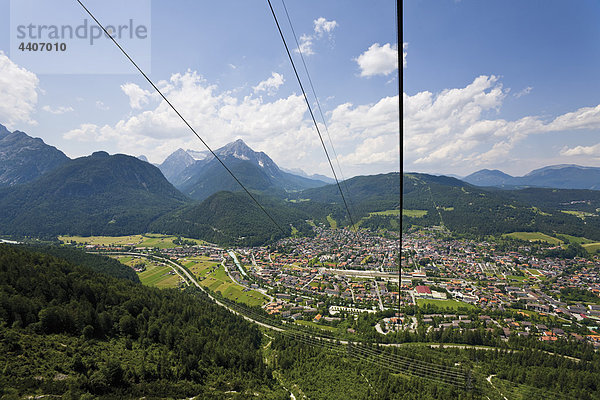 Deutschland  Bayern  Mittenwald  Blick von der Karwendelspitze im Karwendelgebirge