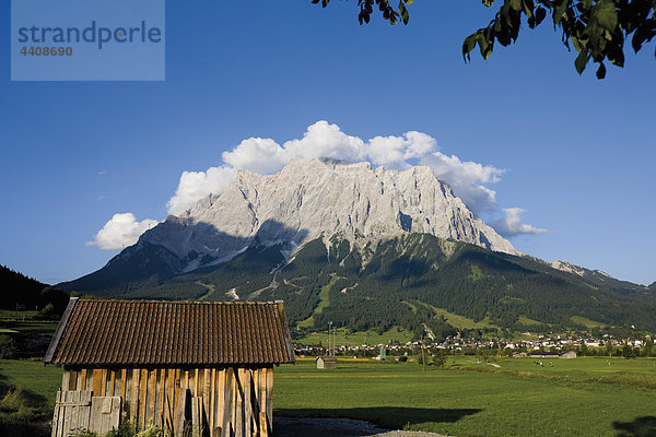 Deutschland  Blick auf Ehrwald und Zugspitze