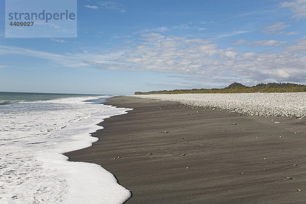 Neuseeland  Südinsel  Westküste  Blick auf den leeren Gillespies Beach