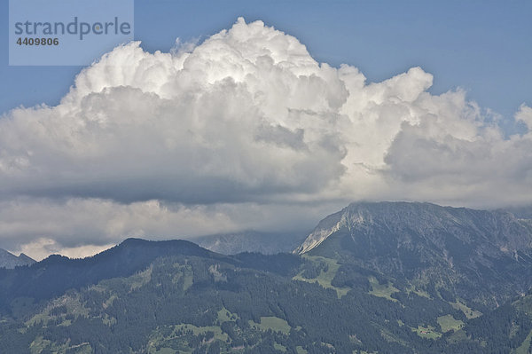 Deutschland  Bayern  Allgäu  Hochgebirgsansicht mit Wolken