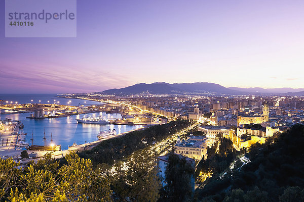 Spain  Malaga  View of cityscape with harbour