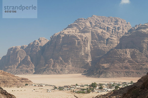 Jordan  Wadi Rum  View of desert town