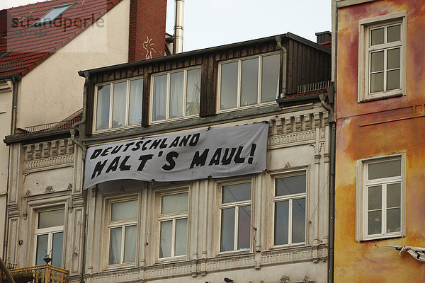 Deutschland  Hamburg  Banner hängt am Gebäude