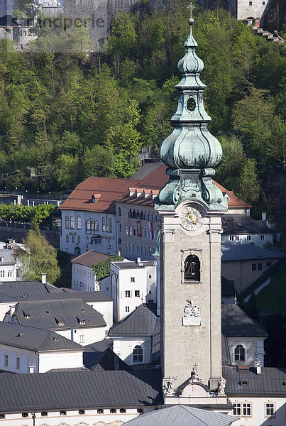 Österreich  Salzburg  Blick auf die Franziskanerkirche in der Altstadt