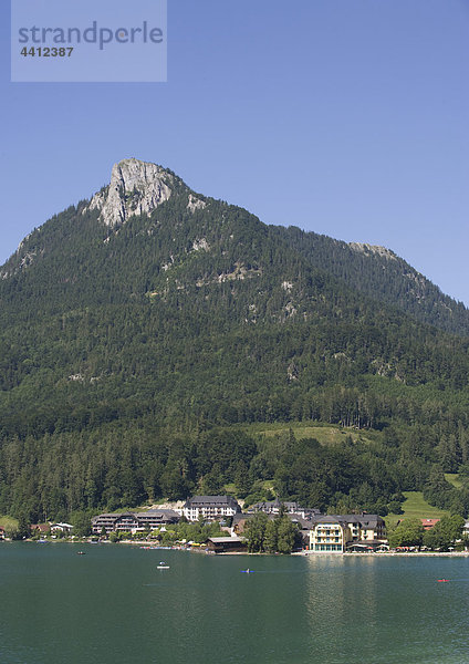 Österreich  Salzkammergut  Fuschl  Schober  Blick auf den Fuschlsee mit Berg im Hintergrund