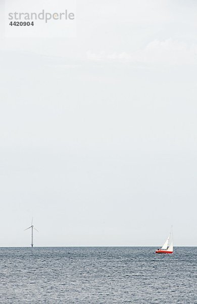 Segeln Windturbine Windrad Windräder Boot Meer Hintergrund