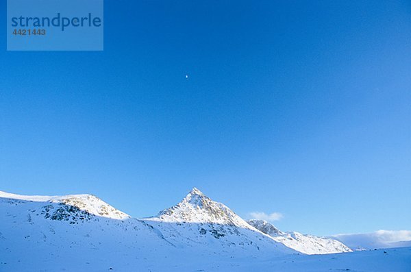 Berge mit blauer Himmel